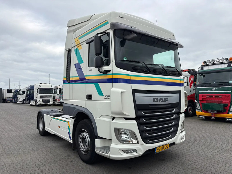 DAF XF 460 Spacecab Euro 6 - Cap tractor: Foto 2 DAF XF 460 Spacecab Euro 6 - Cap tractor: Foto 2
