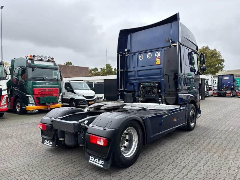DAF XF 530 Super Spacecab Euro 6 - Cap tractor: Foto 4 DAF XF 530 Super Spacecab Euro 6 - Cap tractor: Foto 4