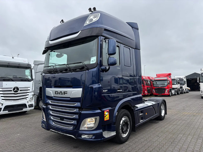 DAF XF 530 Super Spacecab Euro 6 - Cap tractor: Foto 1 DAF XF 530 Super Spacecab Euro 6 - Cap tractor: Foto 1