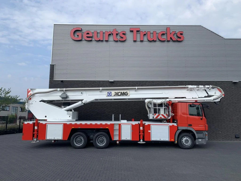 Mercedes-Benz Actros 3332 6X4 XCMG DG53C FIRE FIGTHING PLATFORM 53 METER - Camion: Foto 4 Mercedes-Benz Actros 3332 6X4 XCMG DG53C FIRE FIGTHING PLATFORM 53 METER - Camion: Foto 4