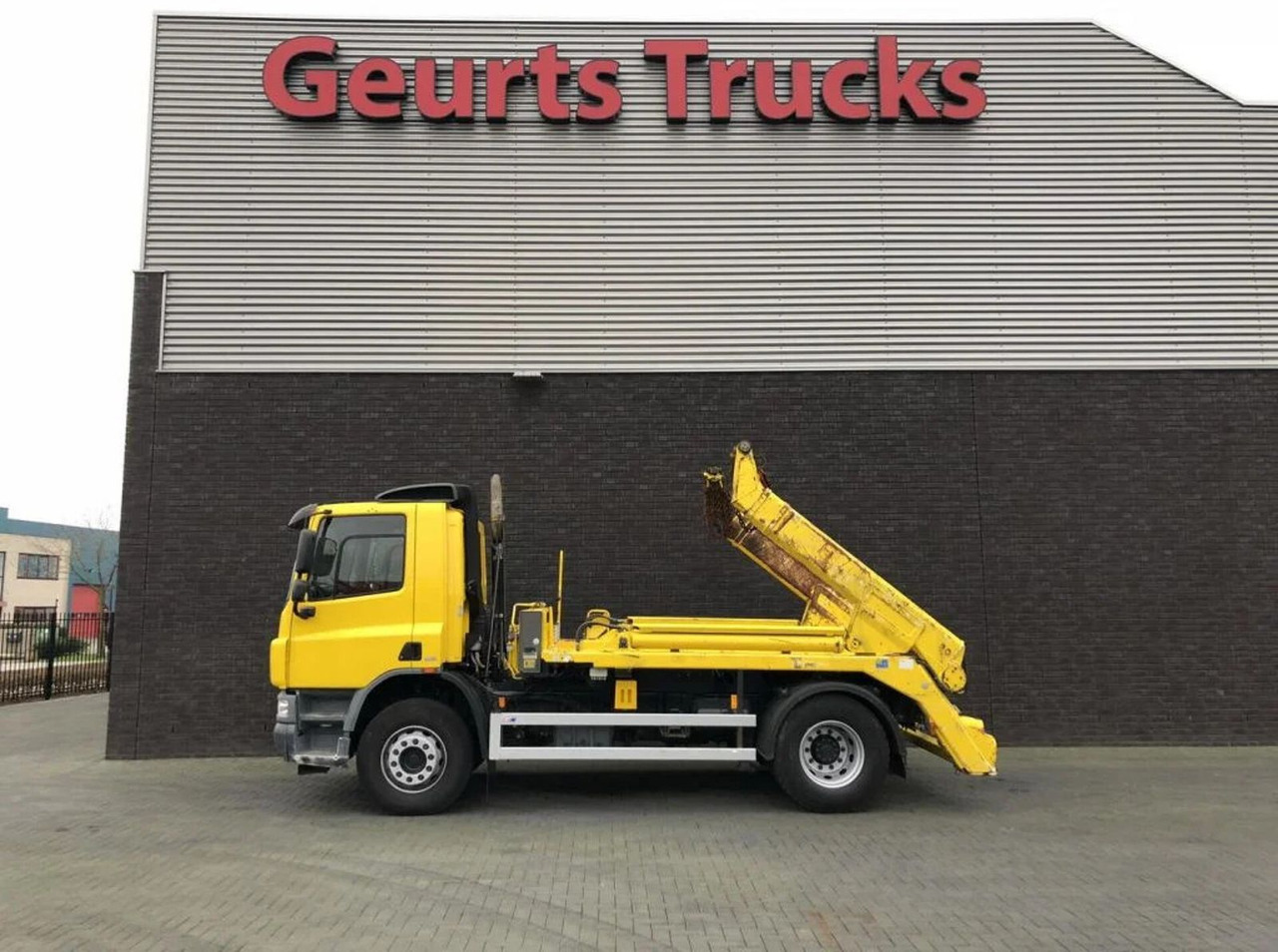 DAF CF 360 4X2 PORTAALARMSYTEEM - Camion cu cârlig: Foto 1 DAF CF 360 4X2 PORTAALARMSYTEEM - Camion cu cârlig: Foto 1
