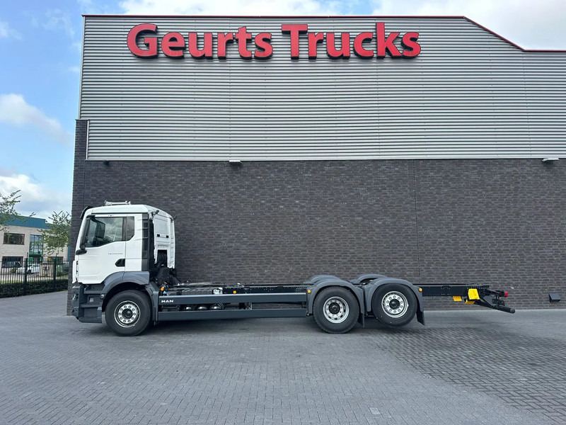 MAN TGS 26.480 6X2-4 BL CHASSIS CABINE (NIEUW) - Camion şasiu: Foto 1 MAN TGS 26.480 6X2-4 BL CHASSIS CABINE (NIEUW) - Camion şasiu: Foto 1