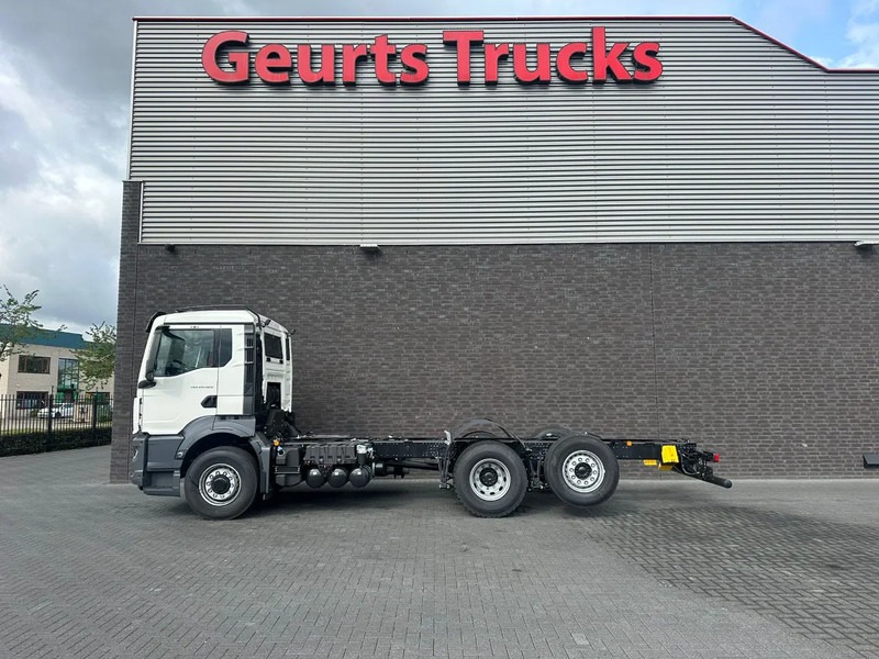 MAN TGS 26.520 6X2H-4 BL CH HYDRO DRIVE CHASSIS CABINE (NIEUW) - Camion şasiu: Foto 1 MAN TGS 26.520 6X2H-4 BL CH HYDRO DRIVE CHASSIS CABINE (NIEUW) - Camion şasiu: Foto 1