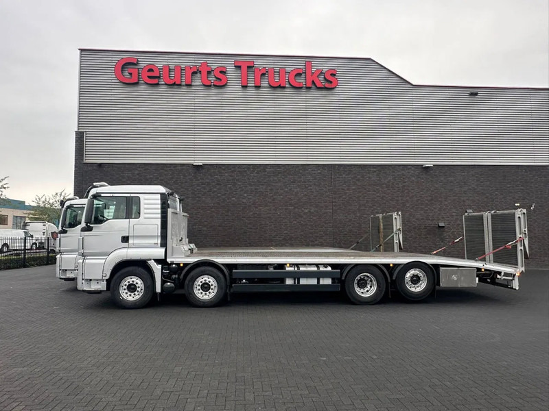 MAN TGS 35.470 8X2 OPRIJWAGEN/MACHINE TRANSPORTER/PLATEAU/ - Camion transport auto: Foto 2 MAN TGS 35.470 8X2 OPRIJWAGEN/MACHINE TRANSPORTER/PLATEAU/ - Camion transport auto: Foto 2