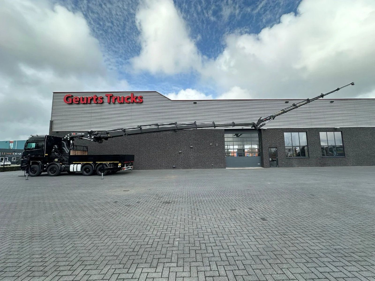 Mercedes-Benz Arocs 3251 8X4 + HIAB 1058 E-8 + JIB 150X-6 JDC - Camion cu macara: Foto 3 Mercedes-Benz Arocs 3251 8X4 + HIAB 1058 E-8 + JIB 150X-6 JDC - Camion cu macara: Foto 3