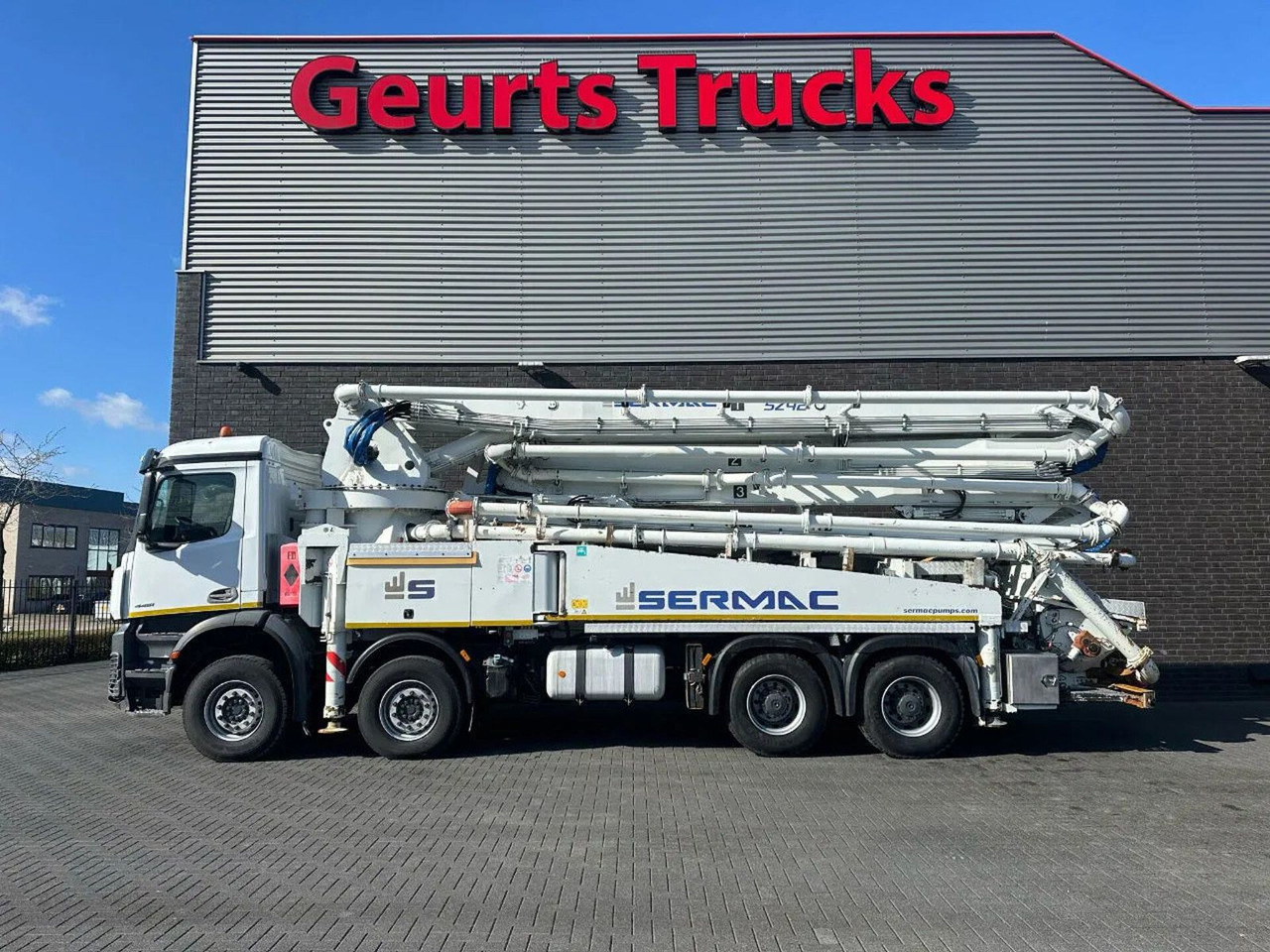 Mercedes-Benz Arocs 4451 8X4 + SERMAC 5Z42 BETONPOMP/BETONPUMP - Autopompă de beton: Foto 1 Mercedes-Benz Arocs 4451 8X4 + SERMAC 5Z42 BETONPOMP/BETONPUMP - Autopompă de beton: Foto 1