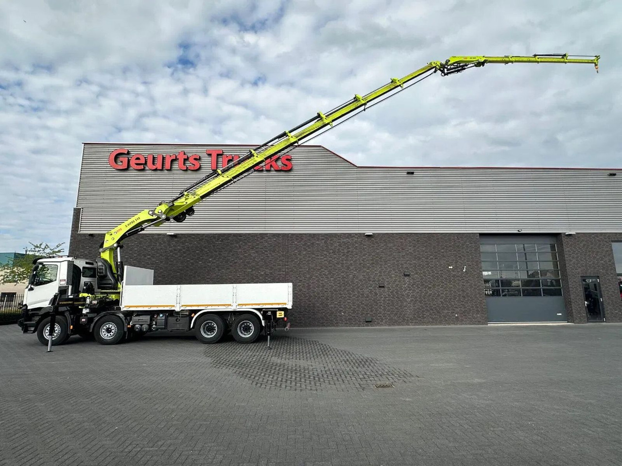 Renault C460 8X4 + HIAB X-HIPRO 548 E-7 MET JIB KRAAN / - Camion cu macara: Foto 1 Renault C460 8X4 + HIAB X-HIPRO 548 E-7 MET JIB KRAAN / - Camion cu macara: Foto 1