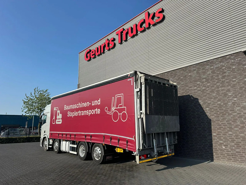 Scania R540 B8X2*6LB OPRIJWAGEN MET 15 TONS LAADKLEP EN GESLOTEN HUIF MET SCHUIFZEILEN EN SCHUIFKAP - Camion transport auto: Foto 3 Scania R540 B8X2*6LB OPRIJWAGEN MET 15 TONS LAADKLEP EN GESLOTEN HUIF MET SCHUIFZEILEN EN SCHUIFKAP - Camion transport auto: Foto 3