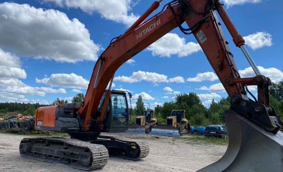 HITACHI ZX 250LC-3 - Excavator pe şenile: Foto 4 HITACHI ZX 250LC-3 - Excavator pe şenile: Foto 4