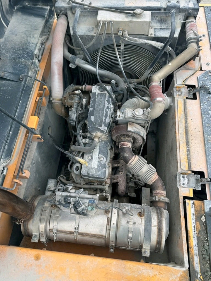 Hyundai R 300 - Excavator pe şenile: Foto 4 Hyundai R 300 - Excavator pe şenile: Foto 4