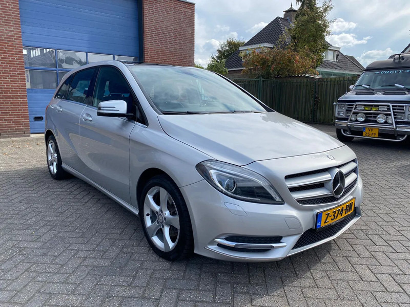 Mercedes-Benz B-Klasse 180 Ambition autom. panoramadak - SUV: Foto 3 Mercedes-Benz B-Klasse 180 Ambition autom. panoramadak - SUV: Foto 3