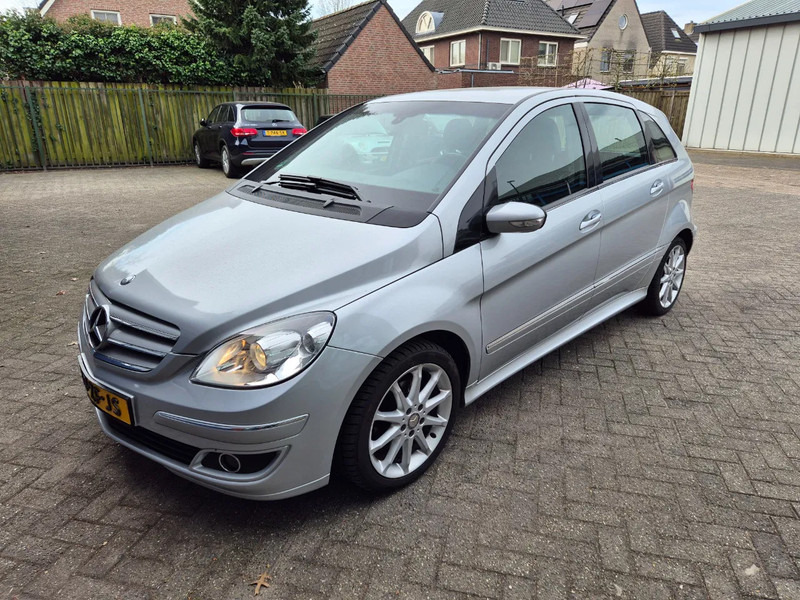 Mercedes-Benz B-Klasse 200 Automaat.trekhaak. - Automobil: Foto 1 Mercedes-Benz B-Klasse 200 Automaat.trekhaak. - Automobil: Foto 1
