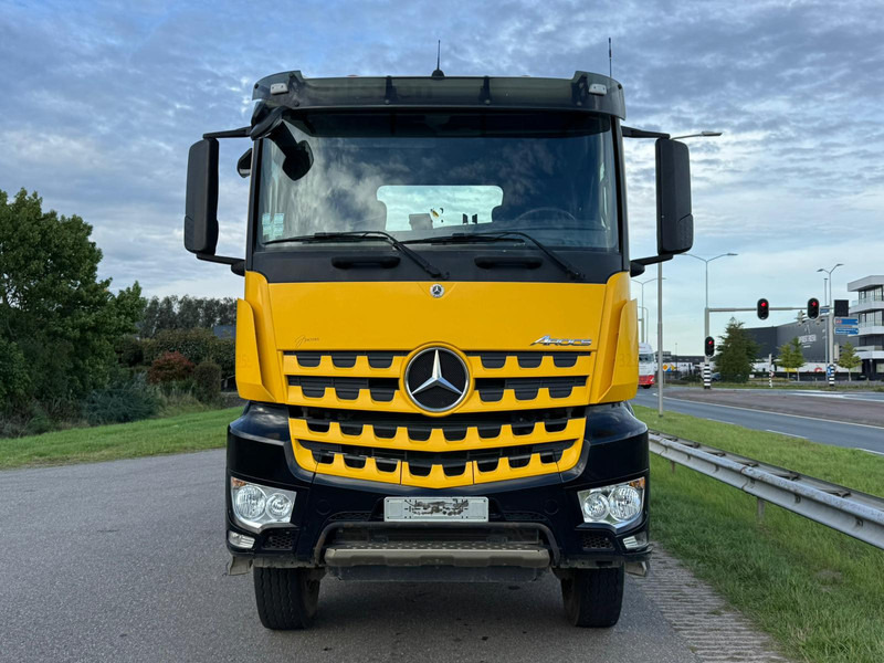 MERCEDESBENZ AROCS 3345 - Cap tractor: Foto 4 MERCEDESBENZ AROCS 3345 - Cap tractor: Foto 4