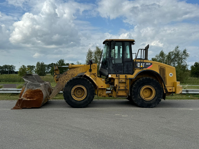 Încărcător frontal pe pneuri Caterpillar 962H: Foto 1