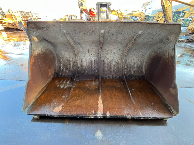 Caterpillar Bucket 950 - Cupă: Foto 4 Caterpillar Bucket 950 - Cupă: Foto 4