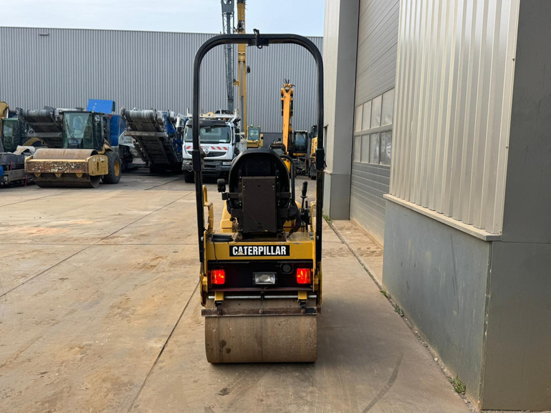 Caterpillar CB114 - Cilindru compactor: Foto 4 Caterpillar CB114 - Cilindru compactor: Foto 4