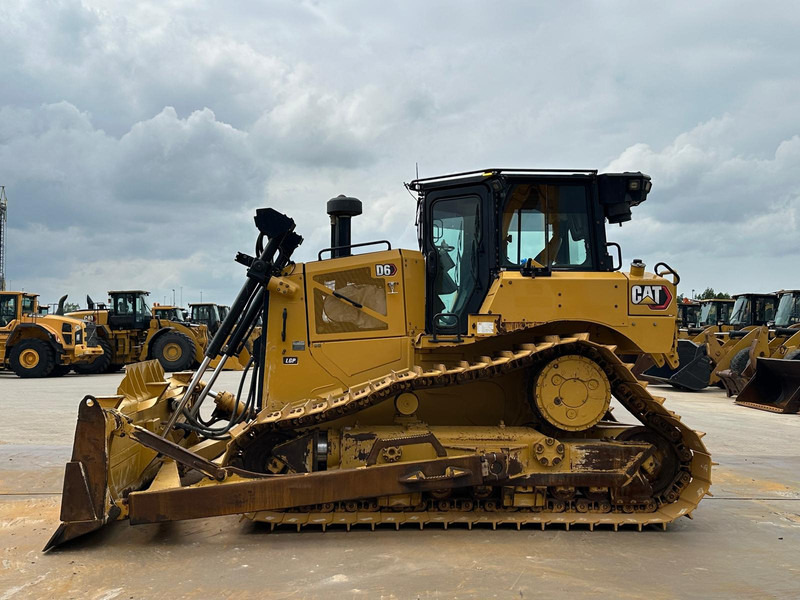 Caterpillar D6 LGP - Buldozer: Foto 1 Caterpillar D6 LGP - Buldozer: Foto 1