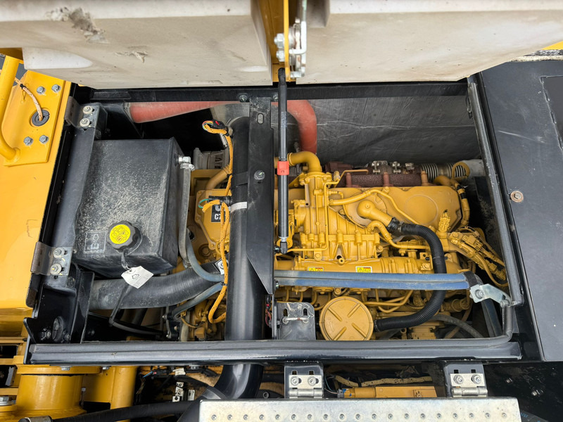 Excavator pe roţi Caterpillar M320F: Foto 17 Excavator pe roţi Caterpillar M320F: Foto 17