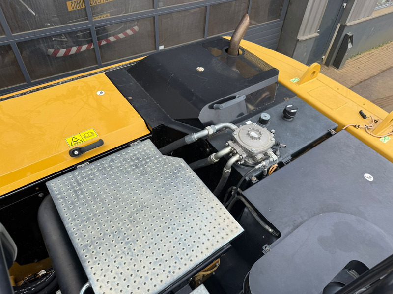 Excavator pe roţi Caterpillar M320F: Foto 18 Excavator pe roţi Caterpillar M320F: Foto 18