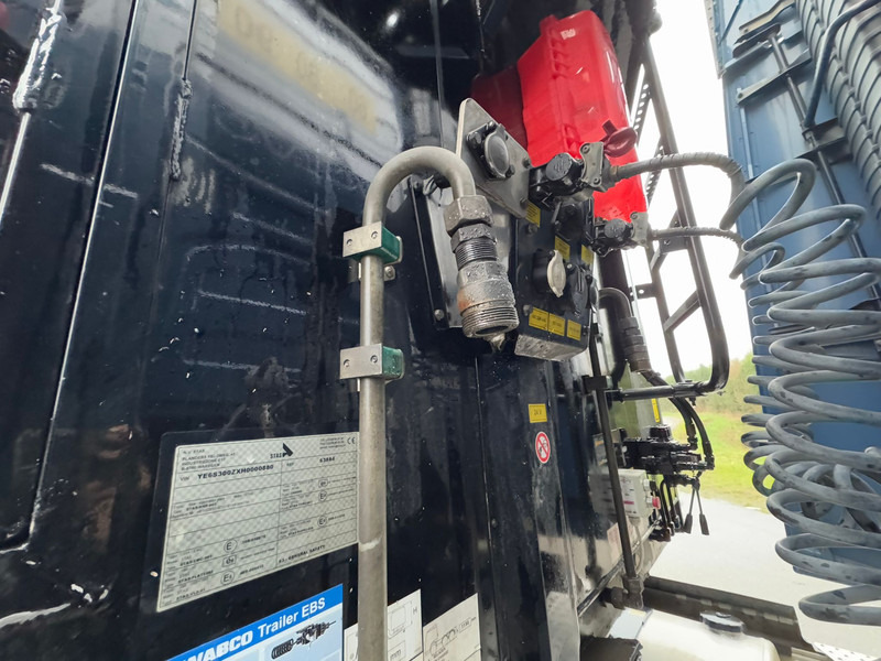 Semiremorcă Stas S300ZX Tri/A Walking Floor: Foto 9 Semiremorcă Stas S300ZX Tri/A Walking Floor: Foto 9