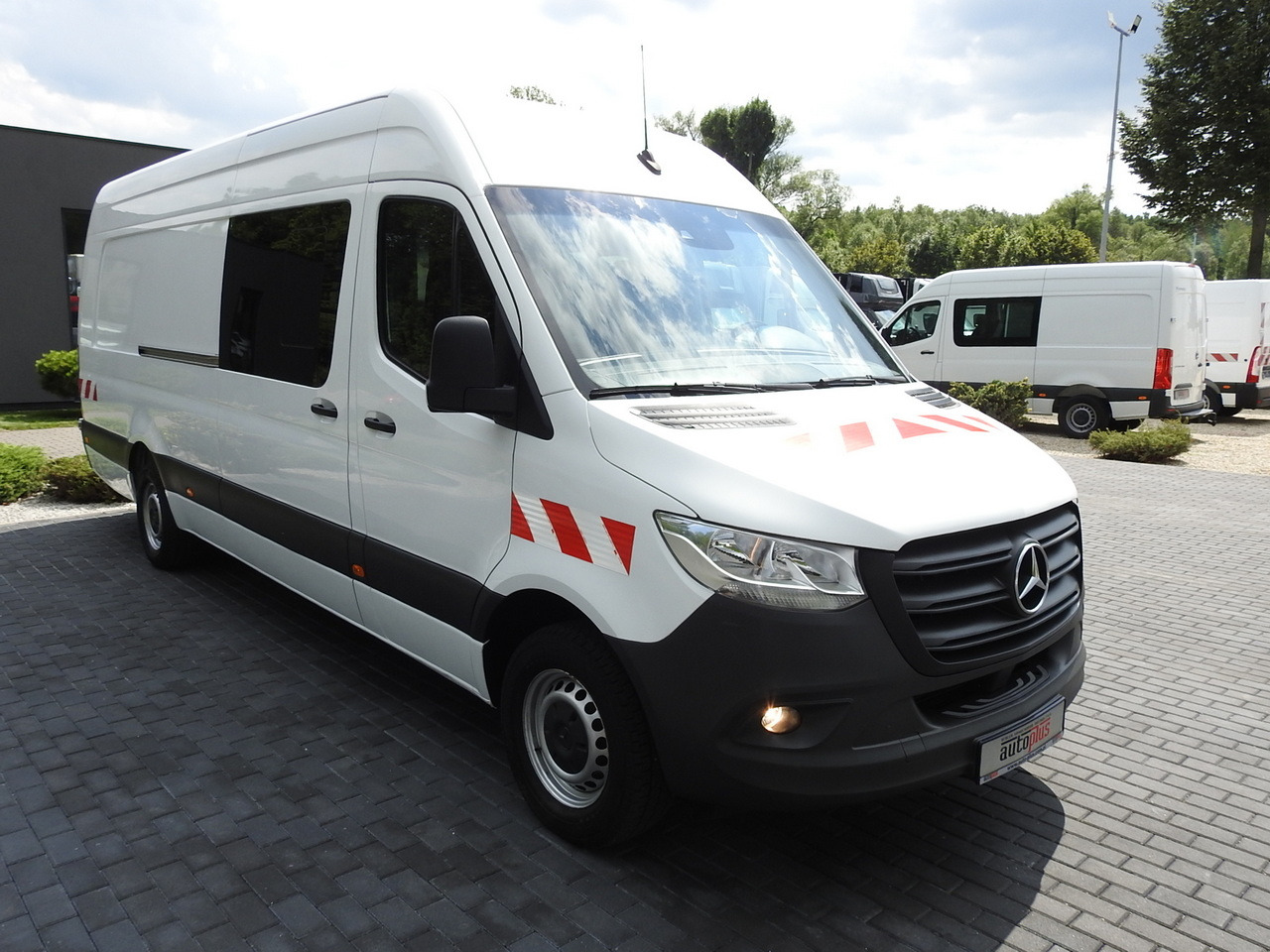 MERCEDES SPRINTER BOX DELIVERY VAN 5 SEATS CRUISE CONTROL NAVIGATION AIR CONDITIONING AUTOMATIC TRANSMISSION 160HP - Autoutilitară: Foto 4 MERCEDES SPRINTER BOX DELIVERY VAN 5 SEATS CRUISE CONTROL NAVIGATION AIR CONDITIONING AUTOMATIC TRANSMISSION 160HP - Autoutilitară: Foto 4