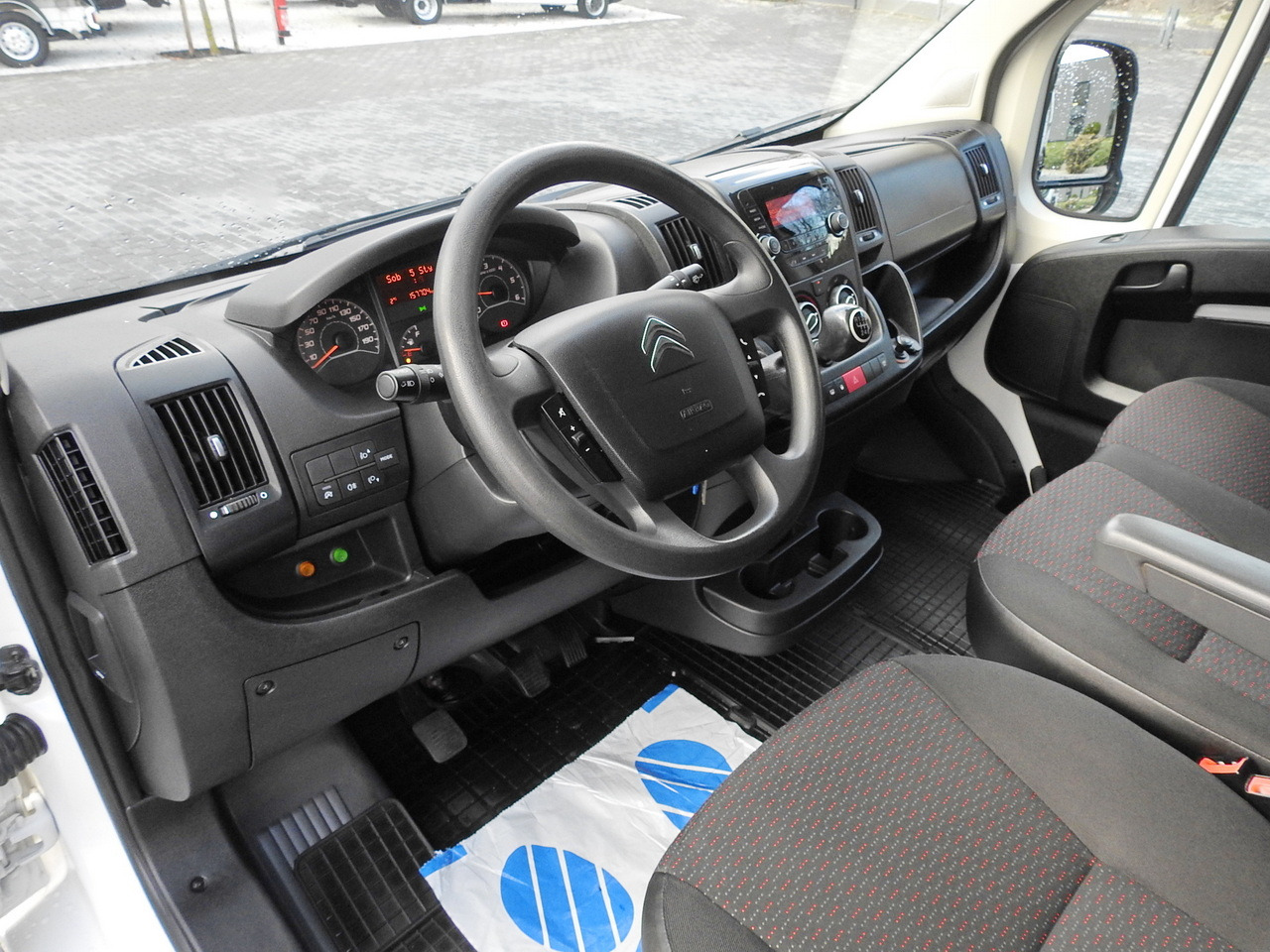 CITROEN JUMPER BOX DELIVERY VAN 6 SEATS AIR CONDITIONING 140HP - Dubă: Foto 2 CITROEN JUMPER BOX DELIVERY VAN 6 SEATS AIR CONDITIONING 140HP - Dubă: Foto 2