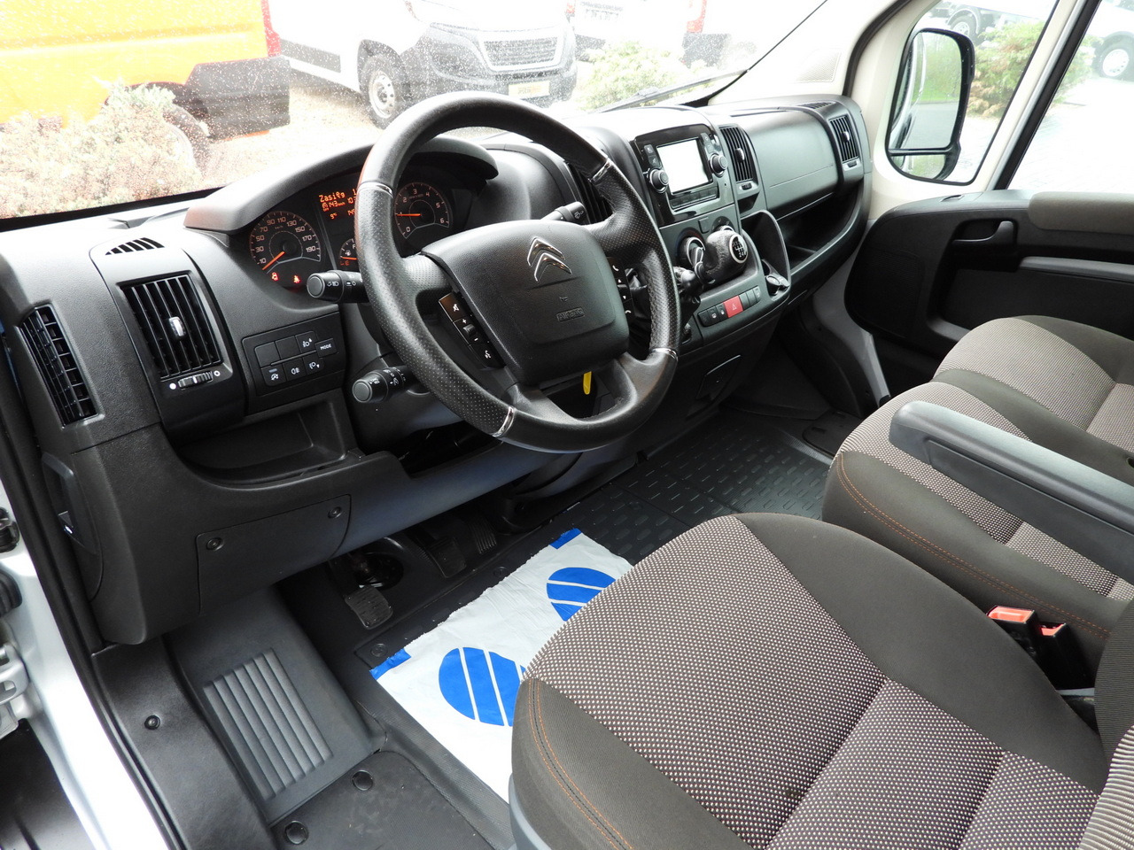 CITROEN JUMPER BOX DELIVERY VAN 7 SEATS CRUISE CONTROL LED LIGHTS AIR CONDITIONING 165HP - Dubă: Foto 2 CITROEN JUMPER BOX DELIVERY VAN 7 SEATS CRUISE CONTROL LED LIGHTS AIR CONDITIONING 165HP - Dubă: Foto 2