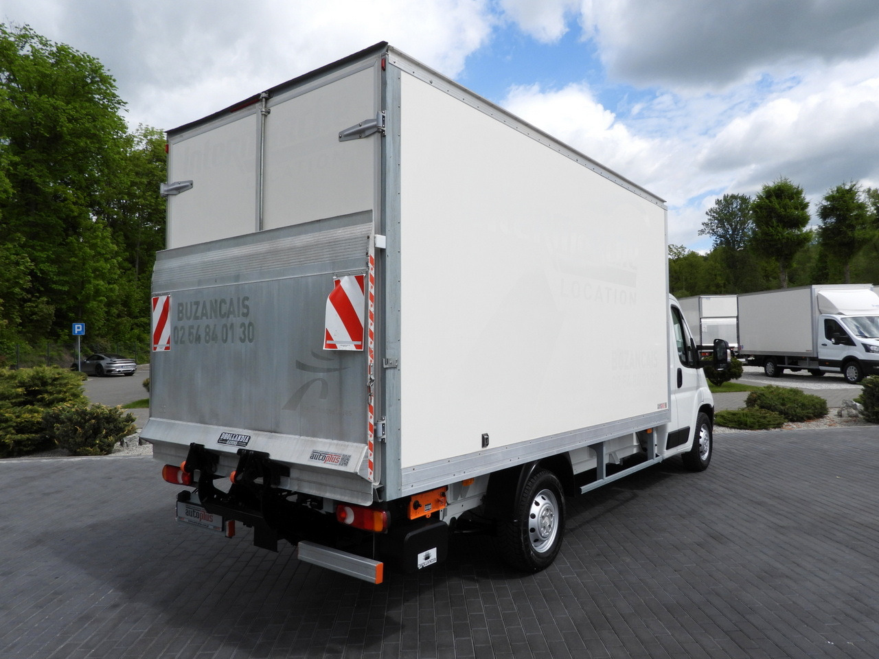 CITROEN JUMPER BOX LIFT 8 PALLETS CRUISE CONTROL NAVIGATION AIR CONDITIONING 165HP - Autoutilitară box: Foto 3 CITROEN JUMPER BOX LIFT 8 PALLETS CRUISE CONTROL NAVIGATION AIR CONDITIONING 165HP - Autoutilitară box: Foto 3