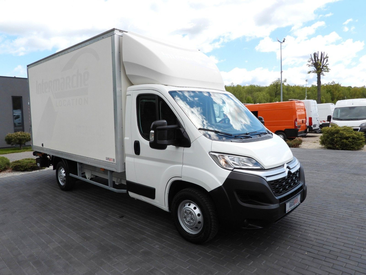 Citroën JUMPER KOFFER AUFZUG 8 PALETTEN TEMPOMAT NAVI Citroën JUMPER KOFFER AUFZUG 8 PALETTEN TEMPOMAT NAVI - Autoutilitară box: Foto 4 Citroën JUMPER KOFFER AUFZUG 8 PALETTEN TEMPOMAT NAVI Citroën JUMPER KOFFER AUFZUG 8 PALETTEN TEMPOMAT NAVI - Autoutilitară box: Foto 4