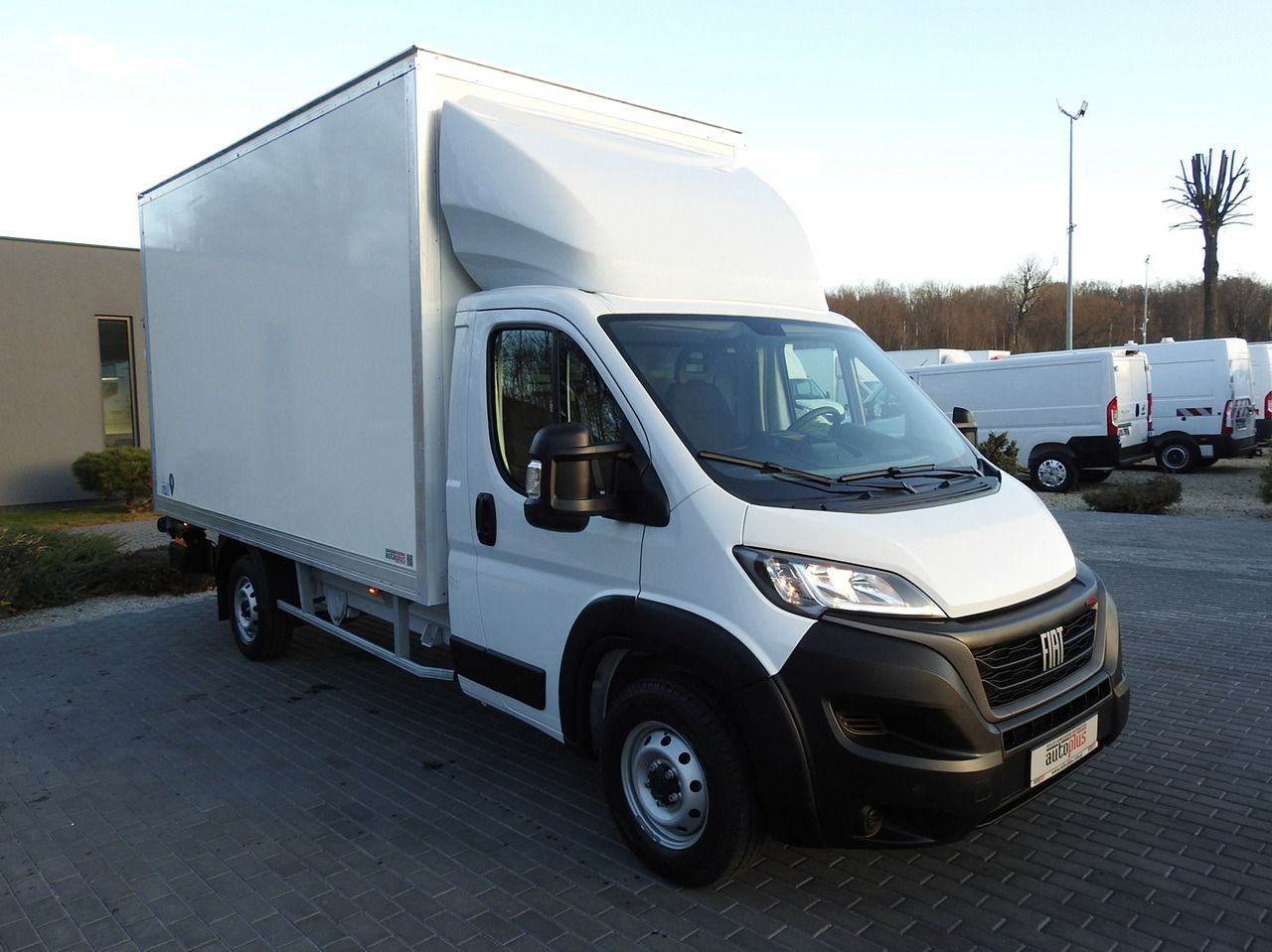 FIAT DUCATO BOX LIFT 8 PALLETS CRUISE CONTROL AIR CONDITIONING 180HP - Autoutilitară box: Foto 4 FIAT DUCATO BOX LIFT 8 PALLETS CRUISE CONTROL AIR CONDITIONING 180HP - Autoutilitară box: Foto 4