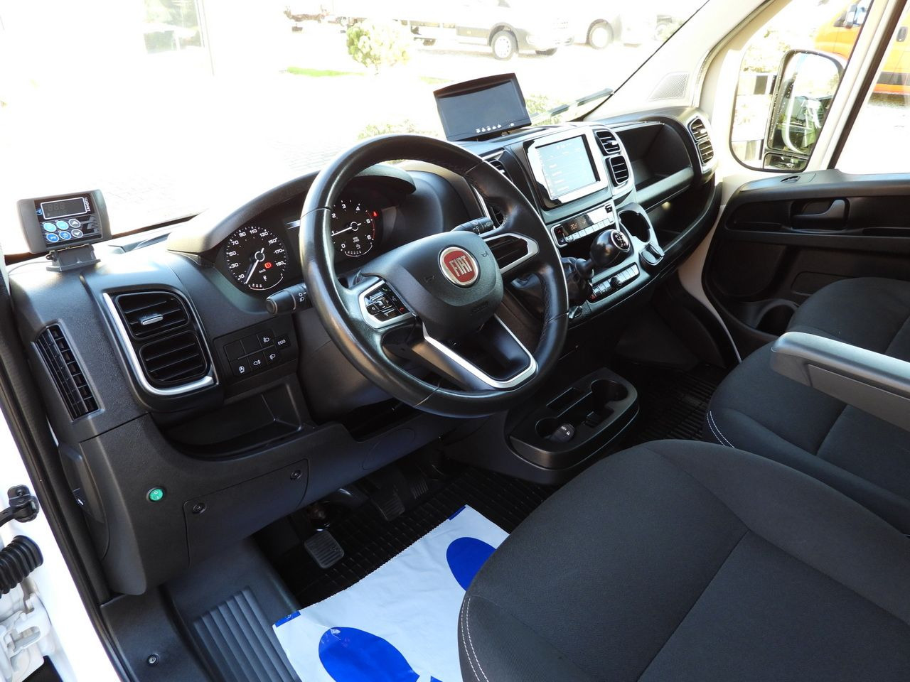 FIAT DUCATO REGRIGERATOR BOX -5*C HEATING FUNCTION AIR CONDITIONING 140HP - Autoutilitară frigorifica: Foto 2 FIAT DUCATO REGRIGERATOR BOX -5*C HEATING FUNCTION AIR CONDITIONING 140HP - Autoutilitară frigorifica: Foto 2