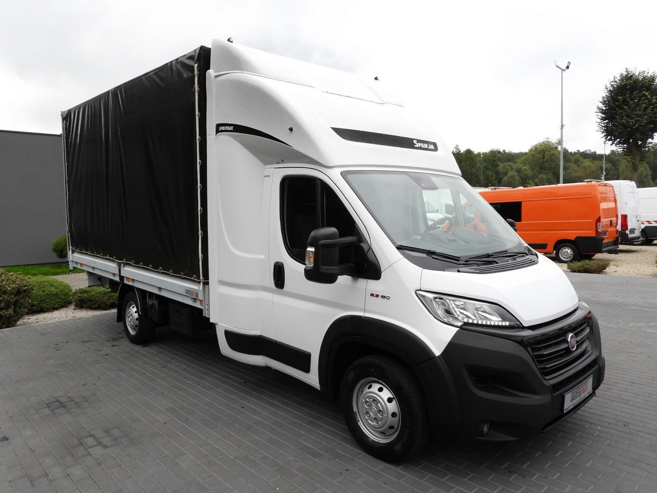 FIAT DUCATO TARPAULIN 9 PALLETS CRUISE CONTROL LED LIGHTS PNEUMATICS AIR CONDITIONING 180HP - Autoutilitară cu prelată: Foto 4 FIAT DUCATO TARPAULIN 9 PALLETS CRUISE CONTROL LED LIGHTS PNEUMATICS AIR CONDITIONING 180HP - Autoutilitară cu prelată: Foto 4