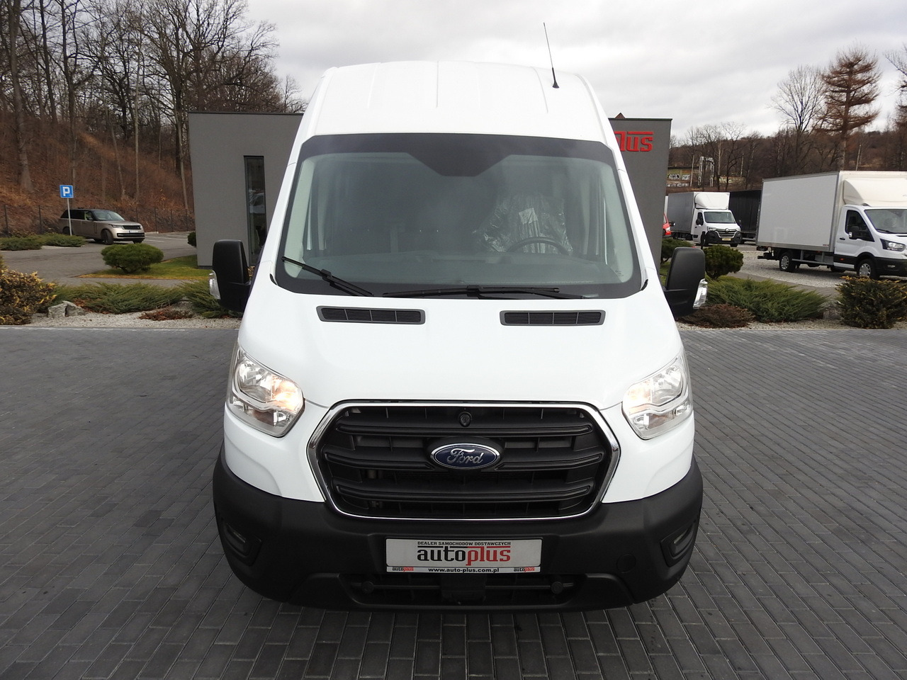 FORD TRANSIT BOX DELIVERY VAN 6 SEATS CRUISE CONTROL AIR CONDITIONING 185HP - Dubă: Foto 5 FORD TRANSIT BOX DELIVERY VAN 6 SEATS CRUISE CONTROL AIR CONDITIONING 185HP - Dubă: Foto 5