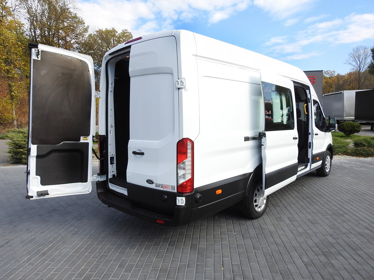 FORD TRANSIT BOX DELIVERY VAN 6 SEATS CRUISE CONTROL AIR CONDITIONING LED LIGHTS 130HP - Dubă: Foto 3 FORD TRANSIT BOX DELIVERY VAN 6 SEATS CRUISE CONTROL AIR CONDITIONING LED LIGHTS 130HP - Dubă: Foto 3