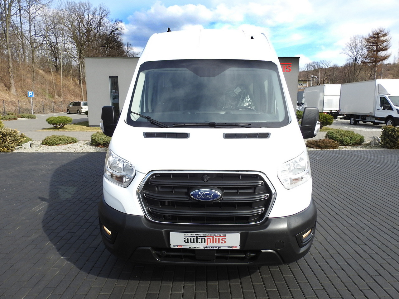 FORD TRANSIT BOX DELIVERY VAN 6 SEATS CRUISE CONTROL LED LIGHTS AIR CONDITIONING 180HP - Dubă: Foto 5 FORD TRANSIT BOX DELIVERY VAN 6 SEATS CRUISE CONTROL LED LIGHTS AIR CONDITIONING 180HP - Dubă: Foto 5