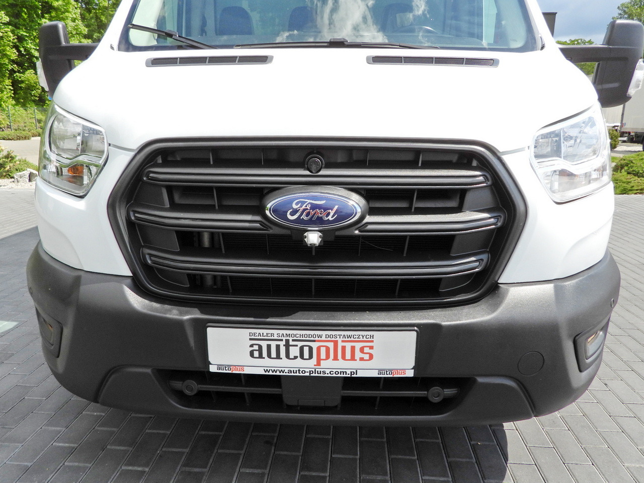 Autoutilitară box FORD TRANSIT  BOX LIFT 8 PALLETS CRUISE CONTROL LED LIGHTS AIR CONDITIONING  130HP: Foto 15