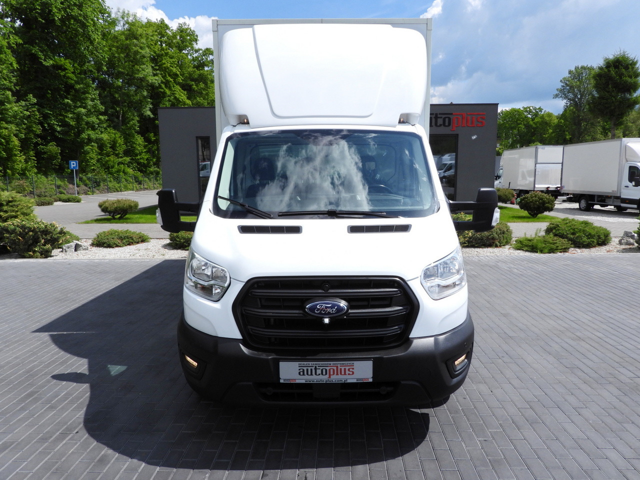 Autoutilitară box FORD TRANSIT  BOX LIFT 8 PALLETS CRUISE CONTROL LED LIGHTS AIR CONDITIONING  130HP: Foto 5