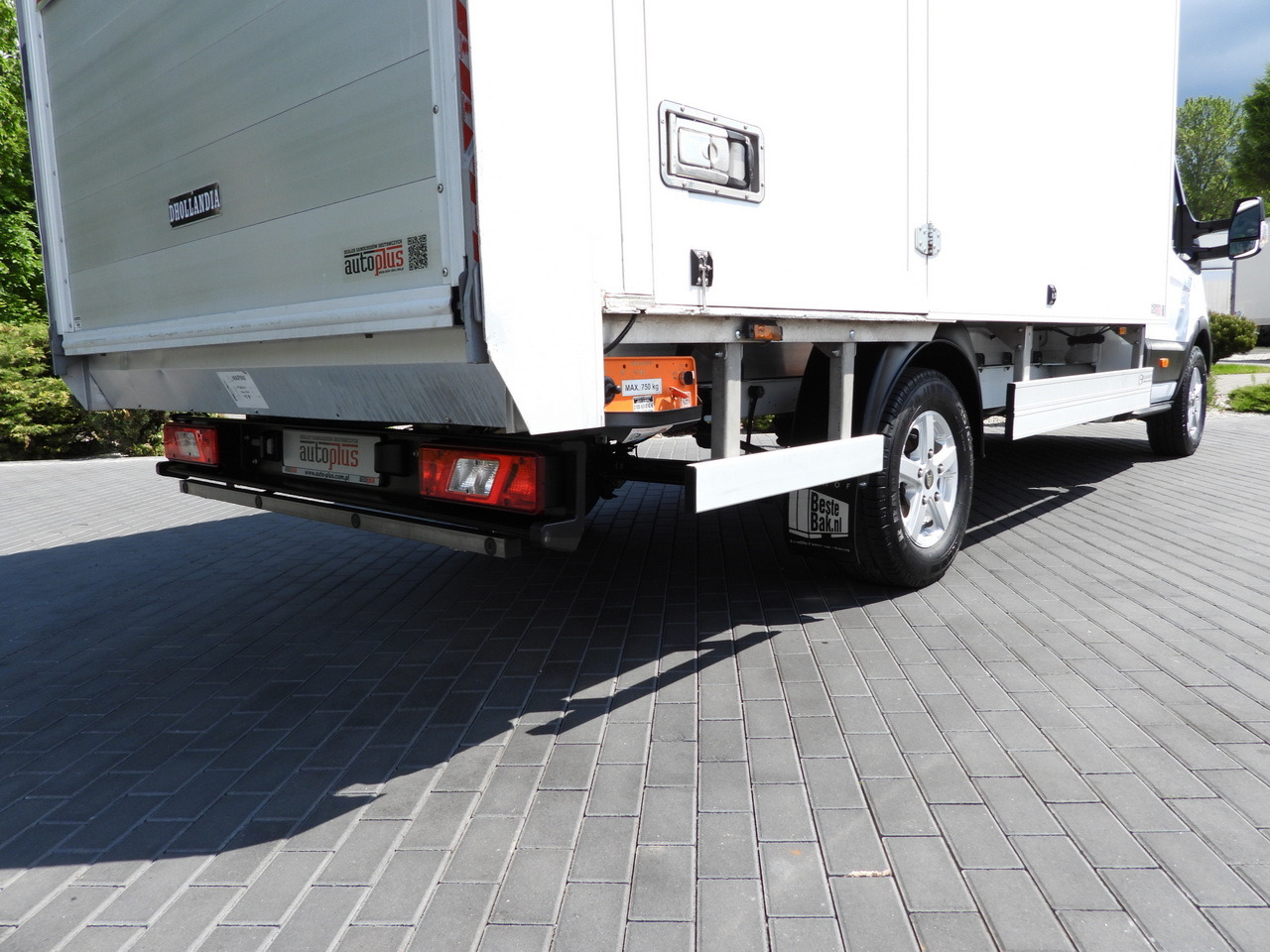 Autoutilitară box FORD TRANSIT  BOX LIFT 8 PALLETS CRUISE CONTROL LED LIGHTS AIR CONDITIONING  130HP: Foto 33