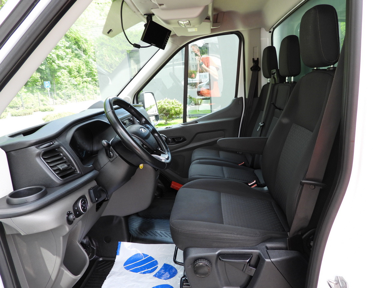 Autoutilitară box FORD TRANSIT  BOX LIFT 8 PALLETS CRUISE CONTROL LED LIGHTS AIR CONDITIONING  130HP: Foto 35