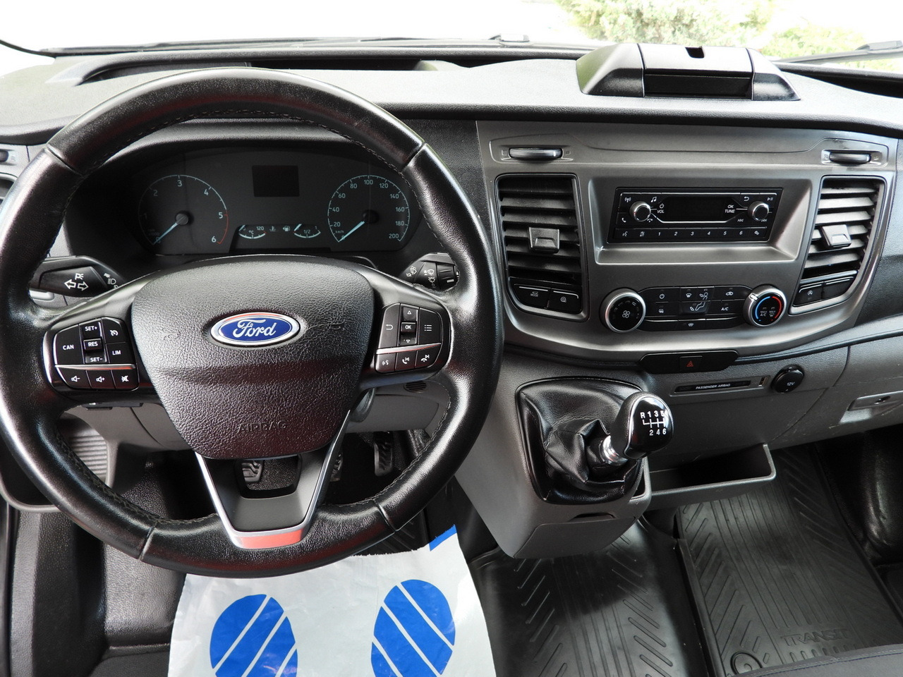 Autoutilitară box FORD TRANSIT  BOX LIFT 8 PALLETS CRUISE CONTROL LED LIGHTS AIR CONDITIONING  130HP: Foto 38