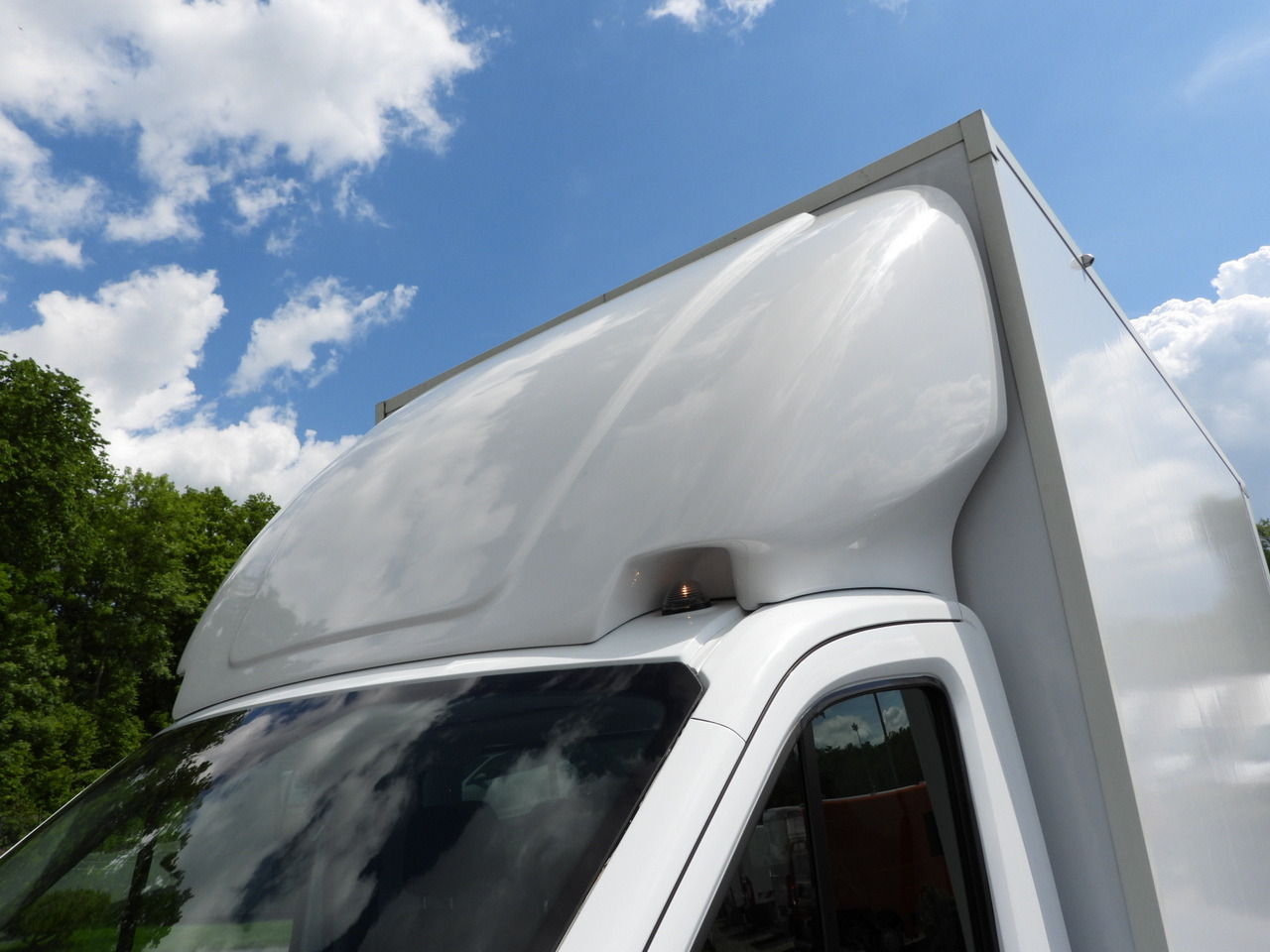 Autoutilitară box FORD TRANSIT  BOX LIFT 8 PALLETS CRUISE CONTROL LED LIGHTS AIR CONDITIONING  130HP: Foto 20