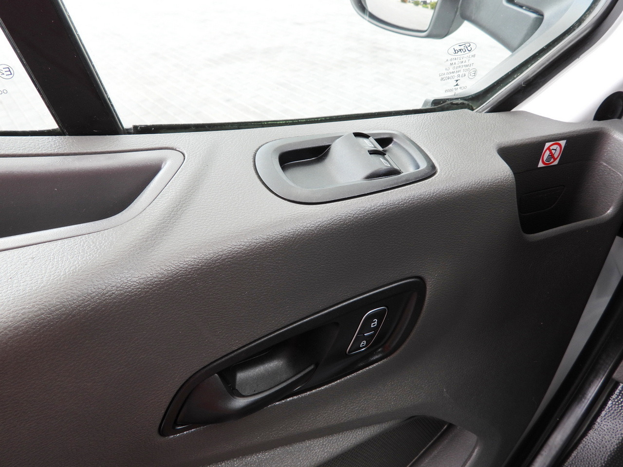 Autoutilitară box FORD TRANSIT  BOX LIFT 8 PALLETS CRUISE CONTROL LED LIGHTS AIR CONDITIONING  130HP: Foto 36