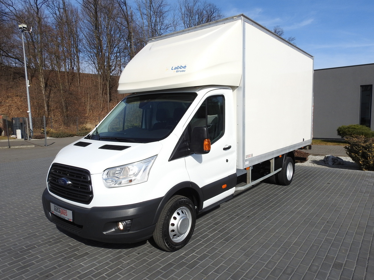 Autoutilitară box FORD TRANSIT  BOX LIFT 8 PALLETS CRUISE CONTROL LED LIGHTS TWIN WHEELS AIR CONDITIONING  170HP: Foto 6