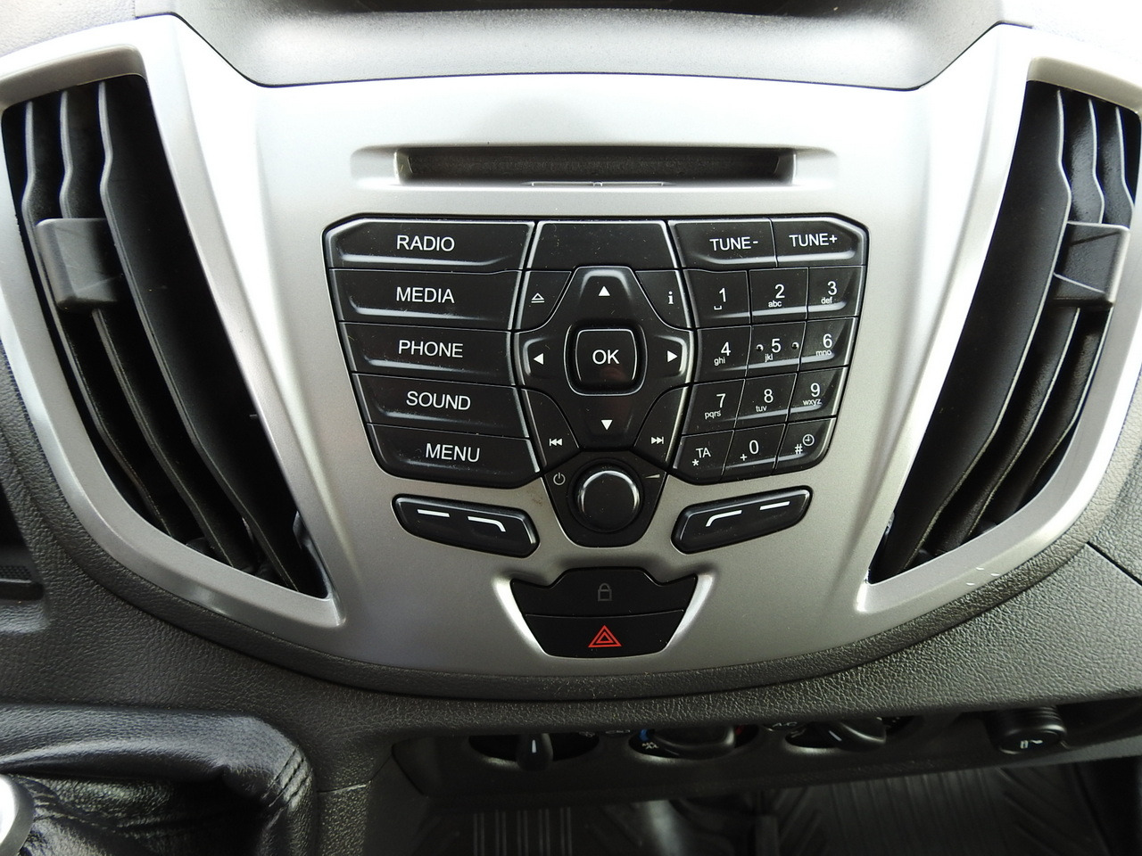 Autoutilitară box FORD TRANSIT  BOX LIFT 8 PALLETS CRUISE CONTROL LED LIGHTS TWIN WHEELS AIR CONDITIONING  170HP: Foto 36