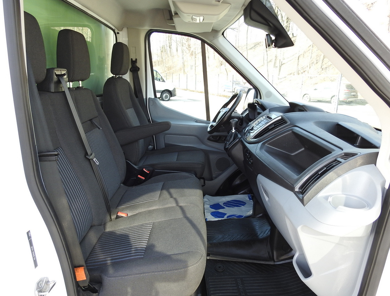 Autoutilitară box FORD TRANSIT  BOX LIFT 8 PALLETS CRUISE CONTROL LED LIGHTS TWIN WHEELS AIR CONDITIONING  170HP: Foto 40