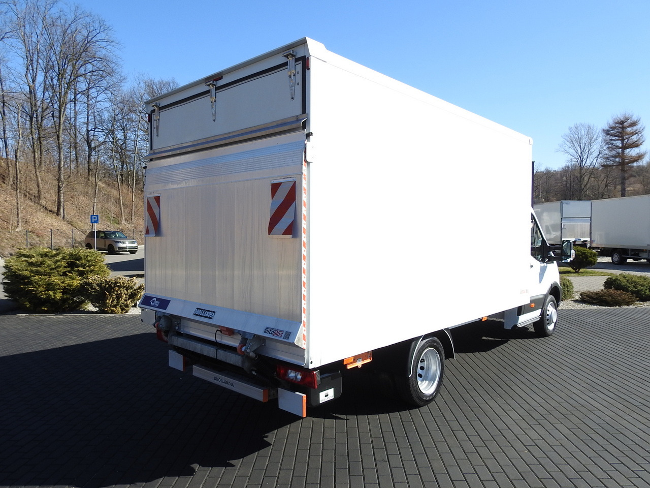 FORD TRANSIT BOX LIFT 8 PALLETS TWIN WHEELS AIR CONDITIONING 130HP - Autoutilitară box: Foto 3 FORD TRANSIT BOX LIFT 8 PALLETS TWIN WHEELS AIR CONDITIONING 130HP - Autoutilitară box: Foto 3