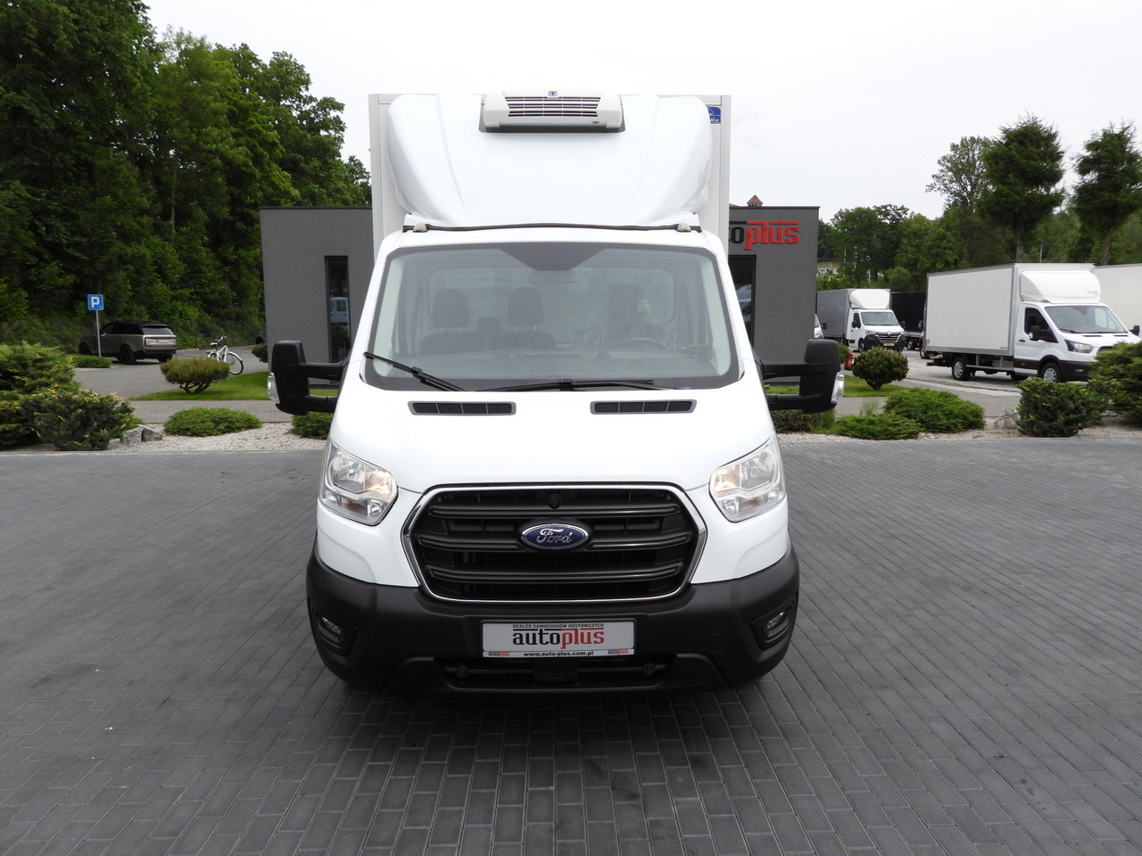 FORD TRANSIT BOX / REFRIGERATOR BOX 5*C / CRUISE CONTROL LED LIGHTS TWIN WHEELS AIR CONDITIONING 130HP - Autoutilitară box: Foto 5 FORD TRANSIT BOX / REFRIGERATOR BOX 5*C / CRUISE CONTROL LED LIGHTS TWIN WHEELS AIR CONDITIONING 130HP - Autoutilitară box: Foto 5