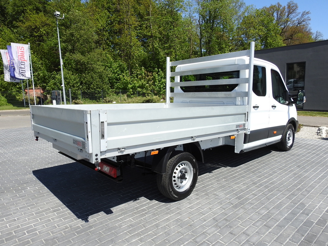 FORD TRANSIT STAKE BODY DOUBLE CABIN DOKA 7 SEATS AIR CONDITIONING  130HP - Autoutilitară cabină dublă: Foto 3 FORD TRANSIT STAKE BODY DOUBLE CABIN DOKA 7 SEATS AIR CONDITIONING  130HP - Autoutilitară cabină dublă: Foto 3