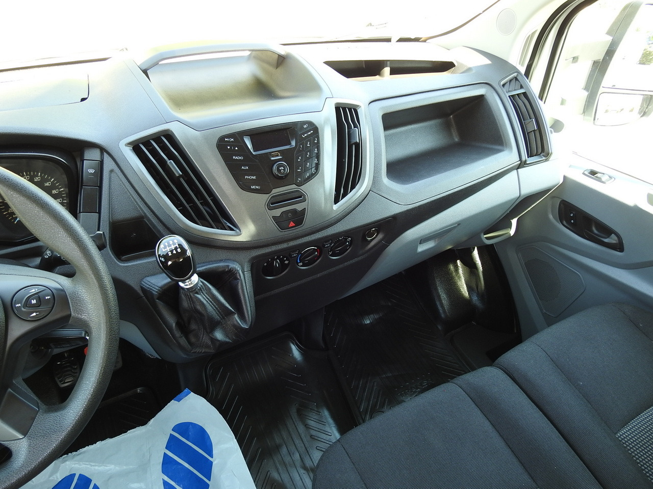 Autoutilitară cabină dublă FORD TRANSIT STAKE BODY DOUBLE CABIN DOKA 7 SEATS AIR CONDITIONING  130HP: Foto 25 Autoutilitară cabină dublă FORD TRANSIT STAKE BODY DOUBLE CABIN DOKA 7 SEATS AIR CONDITIONING  130HP: Foto 25