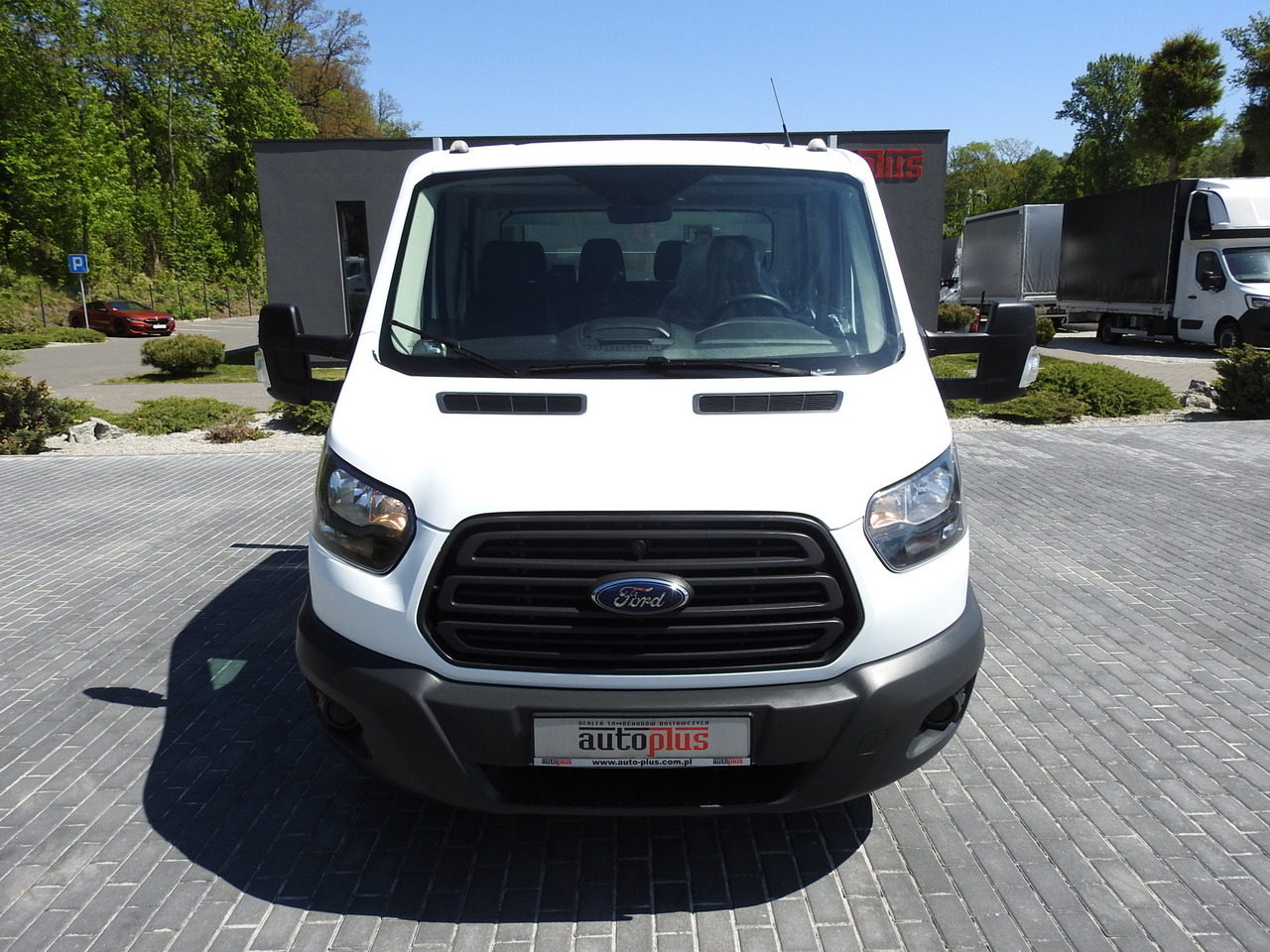 FORD TRANSIT STAKE BODY DOUBLE CABIN DOKA 7 SEATS AIR CONDITIONING  130HP - Autoutilitară cabină dublă: Foto 5 FORD TRANSIT STAKE BODY DOUBLE CABIN DOKA 7 SEATS AIR CONDITIONING  130HP - Autoutilitară cabină dublă: Foto 5